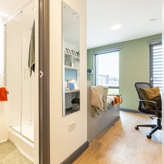 Silver En Suite - Image 4